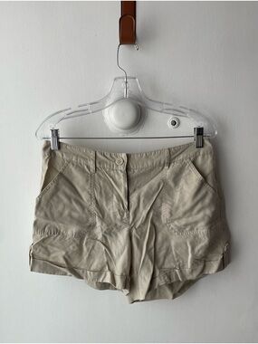 TWO BY VINCE CAMUTO WOMEN’S KHAKI SHORTS - SIZE 6!